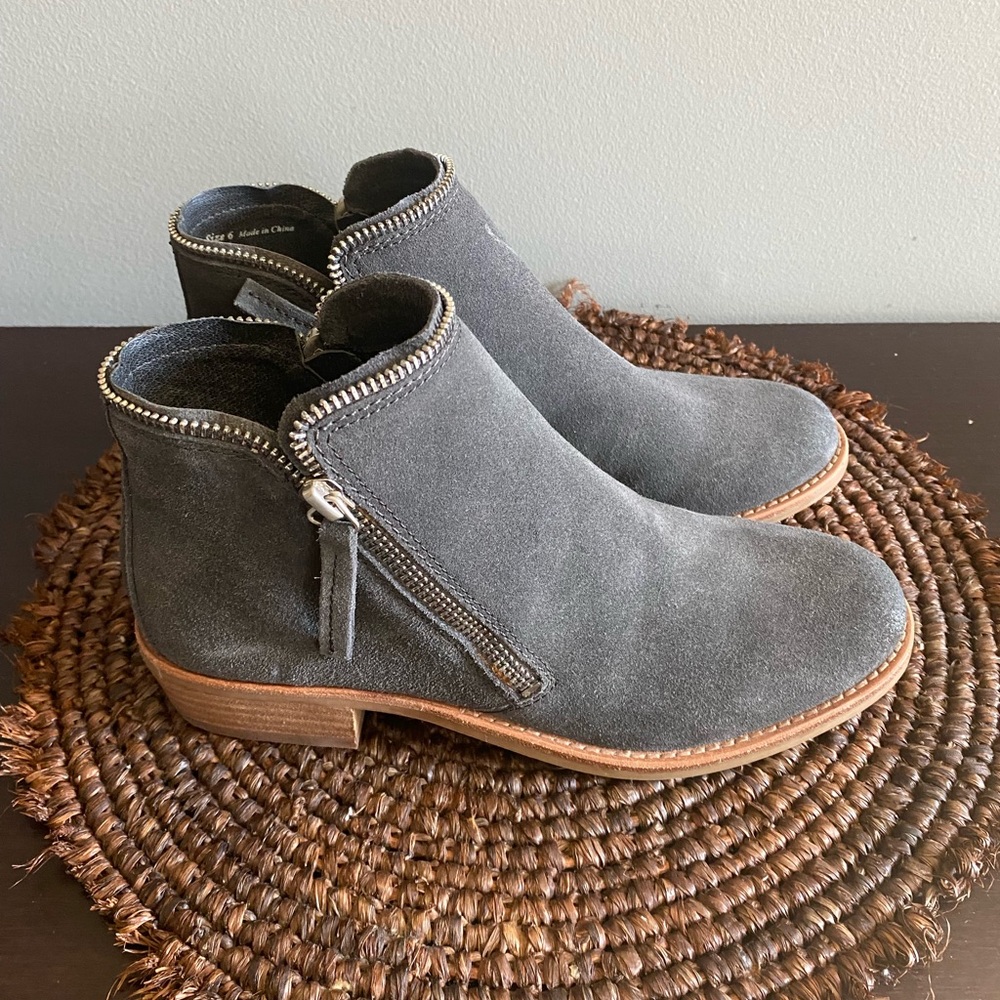 Dolce Vita gray zipper ankle boots size 6